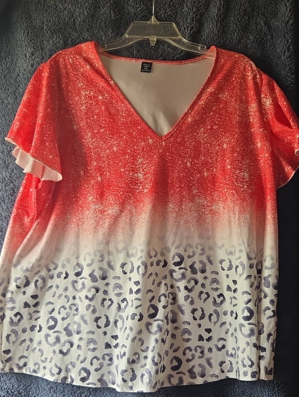 SHEIN Red Ombre V-Neck Tunic with Leopard Hem
